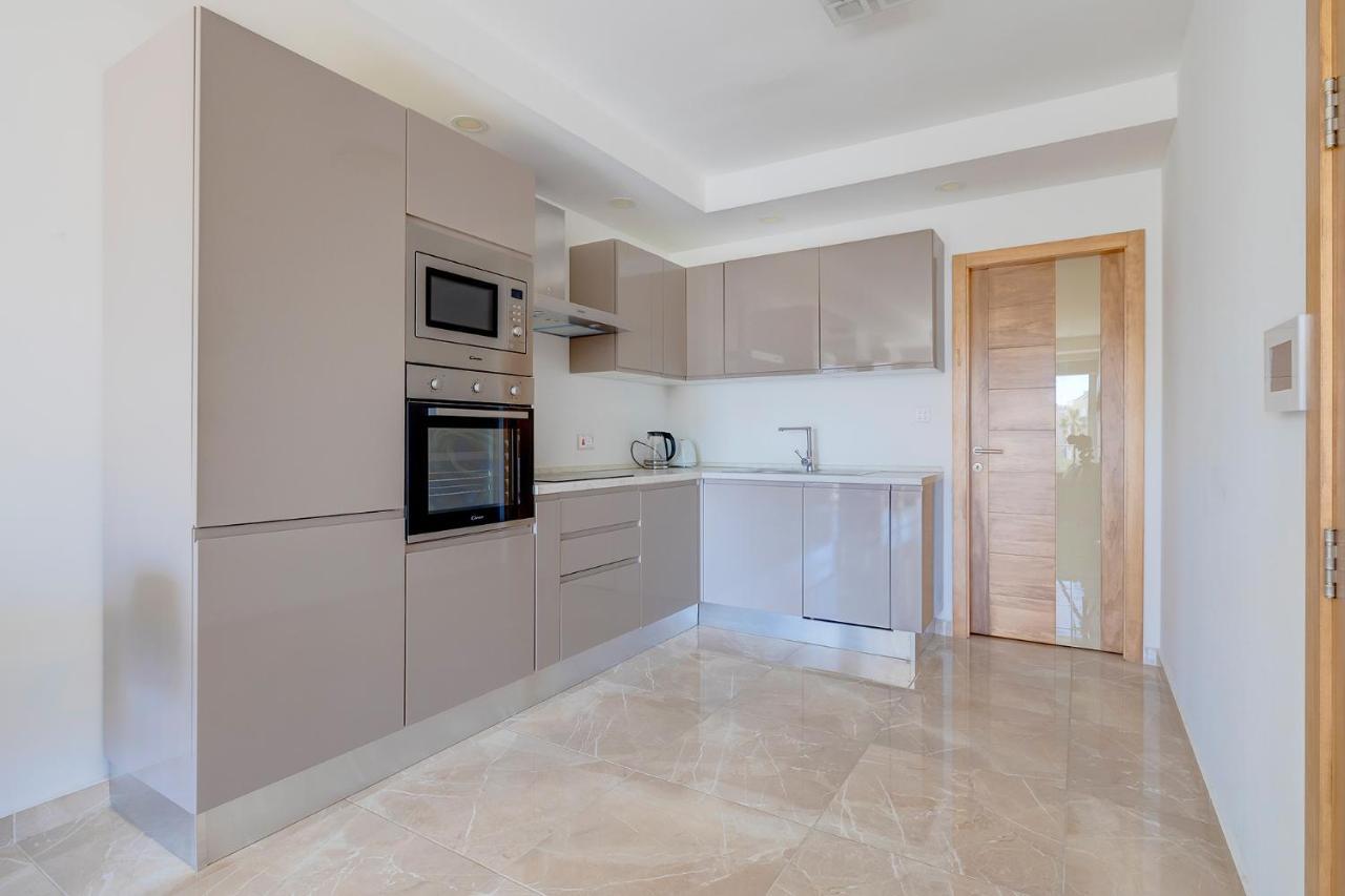 Modern 1Br Apartment In Central St Julian'S سانت جوليان المظهر الخارجي الصورة