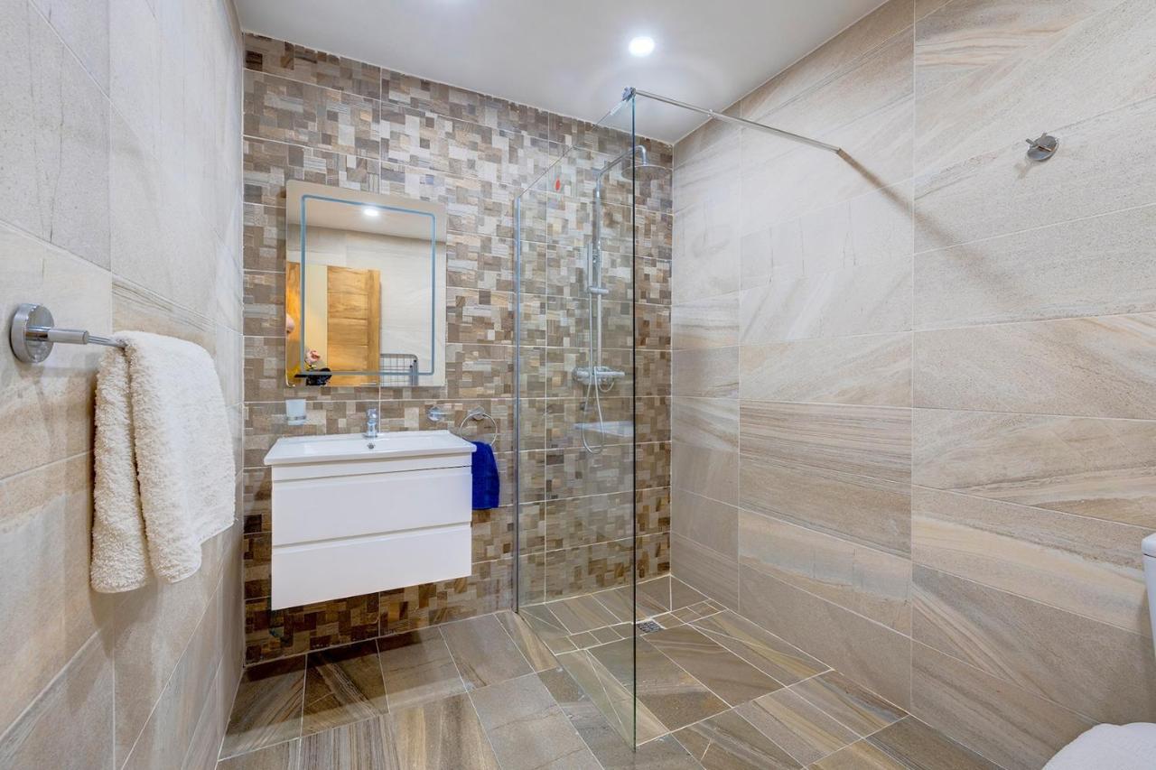 Modern 1Br Apartment In Central St Julian'S سانت جوليان المظهر الخارجي الصورة