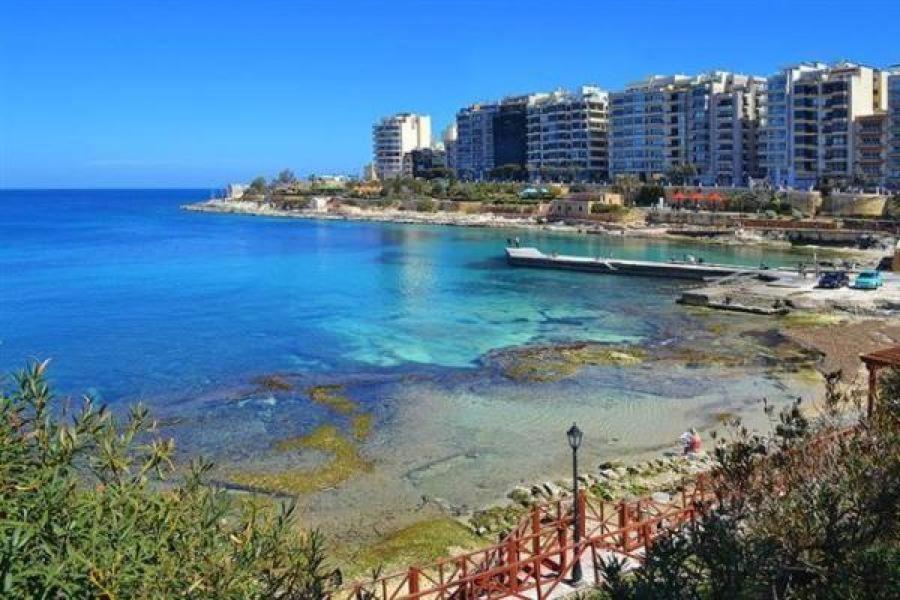 Modern 1Br Apartment In Central St Julian'S سانت جوليان المظهر الخارجي الصورة